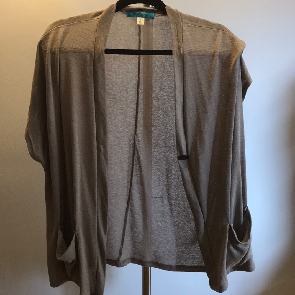 Francesca’s lightweight short sleeve cardigan